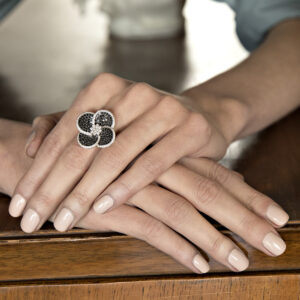 Volcanic Flower Collection Ring with diamonds