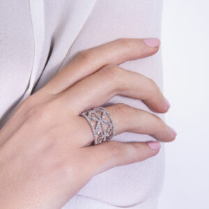 Peristeriones Collection Ring with diamonds