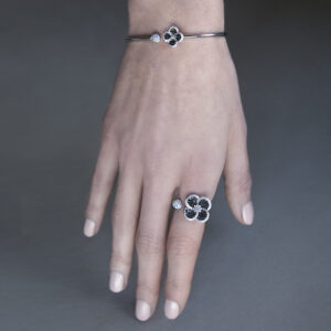 Volcanic Flower Collection Ring with diamonds