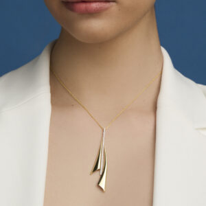 Wind is my leader Collection Pendant with diamonds