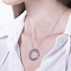 Wreath collection Pendant with white diamonds