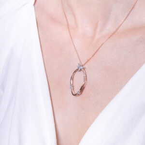 Wreath collection Pendant with white diamonds