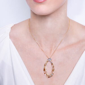 Wreath collection Pendant with white diamonds