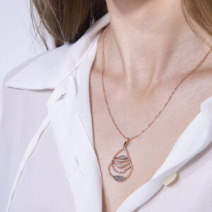 Wreath collection Pendant with white diamonds