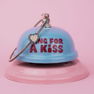 White diamonds bracelet in yellow gold 18k with white and blue diamonds