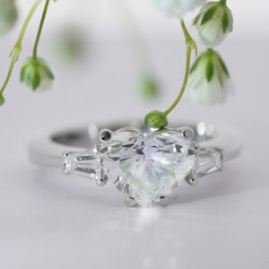 White diamonds ring in white gold 18k with white diamonds