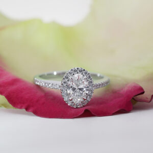 White diamonds ring in white gold 18k with white diamonds
