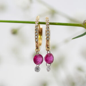 Ruby earrings in 18kt rose gold set with white diamonds