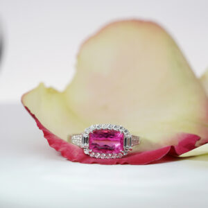 White diamonds ring in white gold 18k with white diamonds and Rubelite