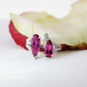 White diamonds ring in white gold 18k with white diamonds and Rubelite